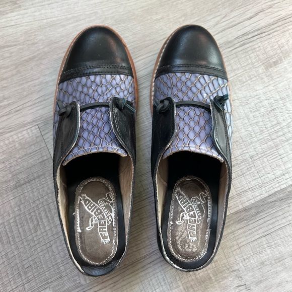 FREEBIRD Malena Womens Size 6 Oxford Mule Navy Blue Leather Slip On Loafers - Picture 5 of 14